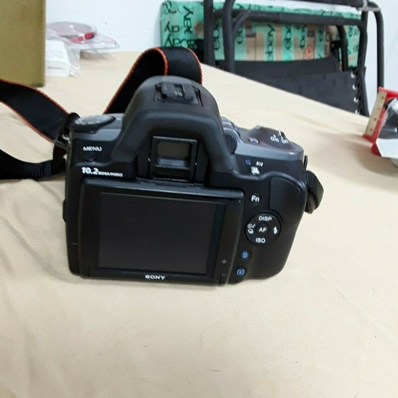 Sony A330 DSLR 10.2 mp Camera with MANY EXTRAS - Picture 3 of 7